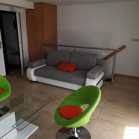 Tulipan Vendeghaz * Balatonberény